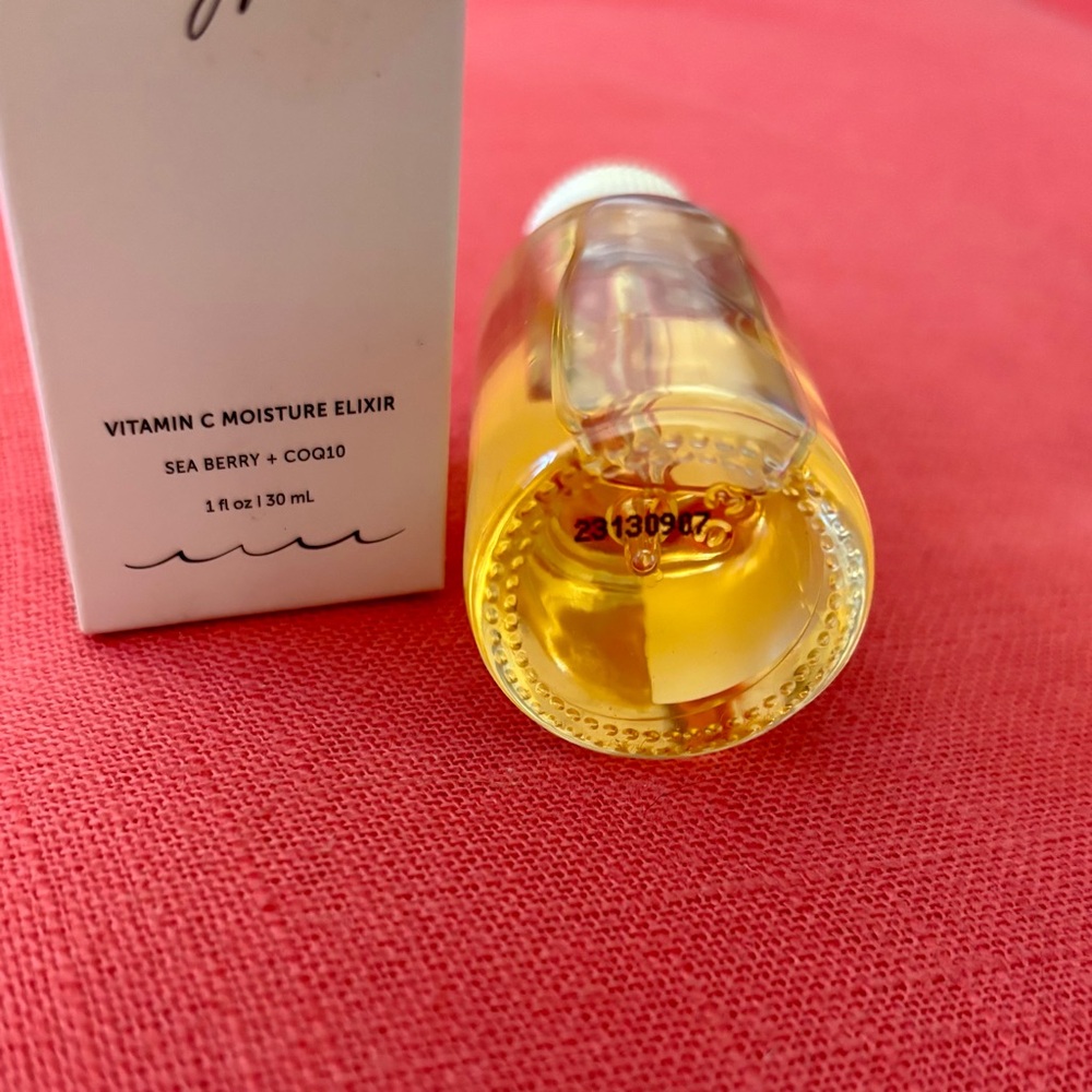 Earth Harbor Calypso Vitamin C Moisture Elixir - Picture 5 of 5